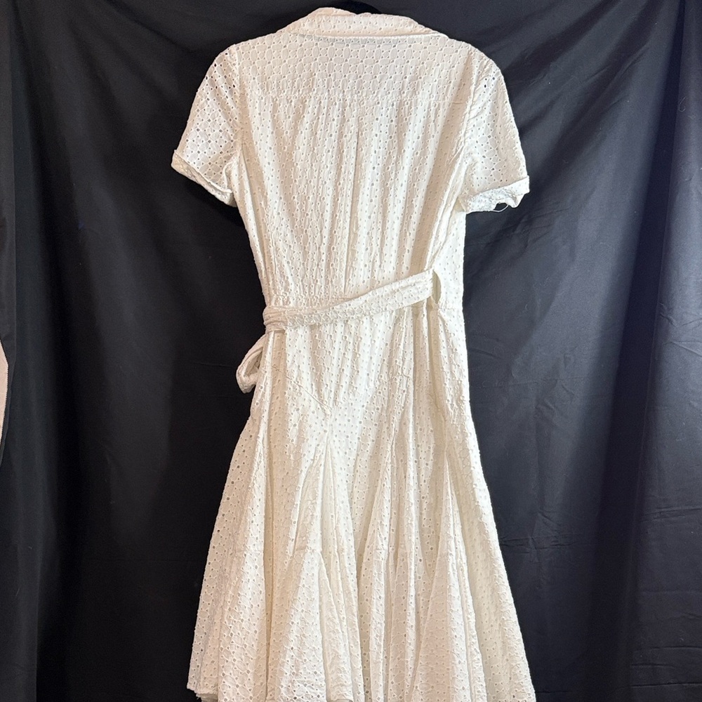 Diane von Furstenberg for Neiman Marcus White Eyelet Wrap Dress – Size 12 - Picture 9 of 13